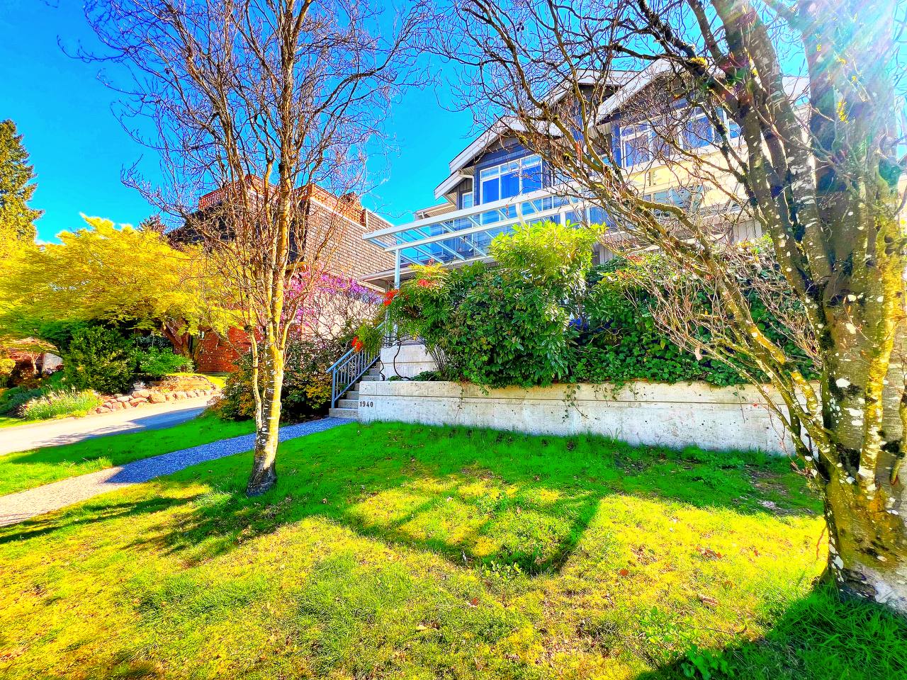 1-1940 Chesterfield Ave, North Vancouver, BC, Canada, Monika Beheshti Listing